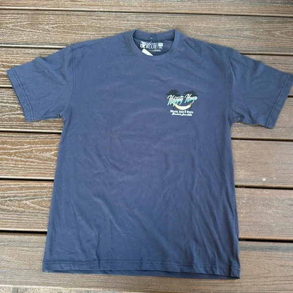 NWT Men’s Medium Newport Blue Happy Hour Tee Shirt - Picture 1 of 7